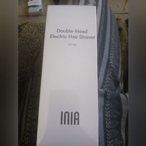 Inia Double Head Electric Shaver